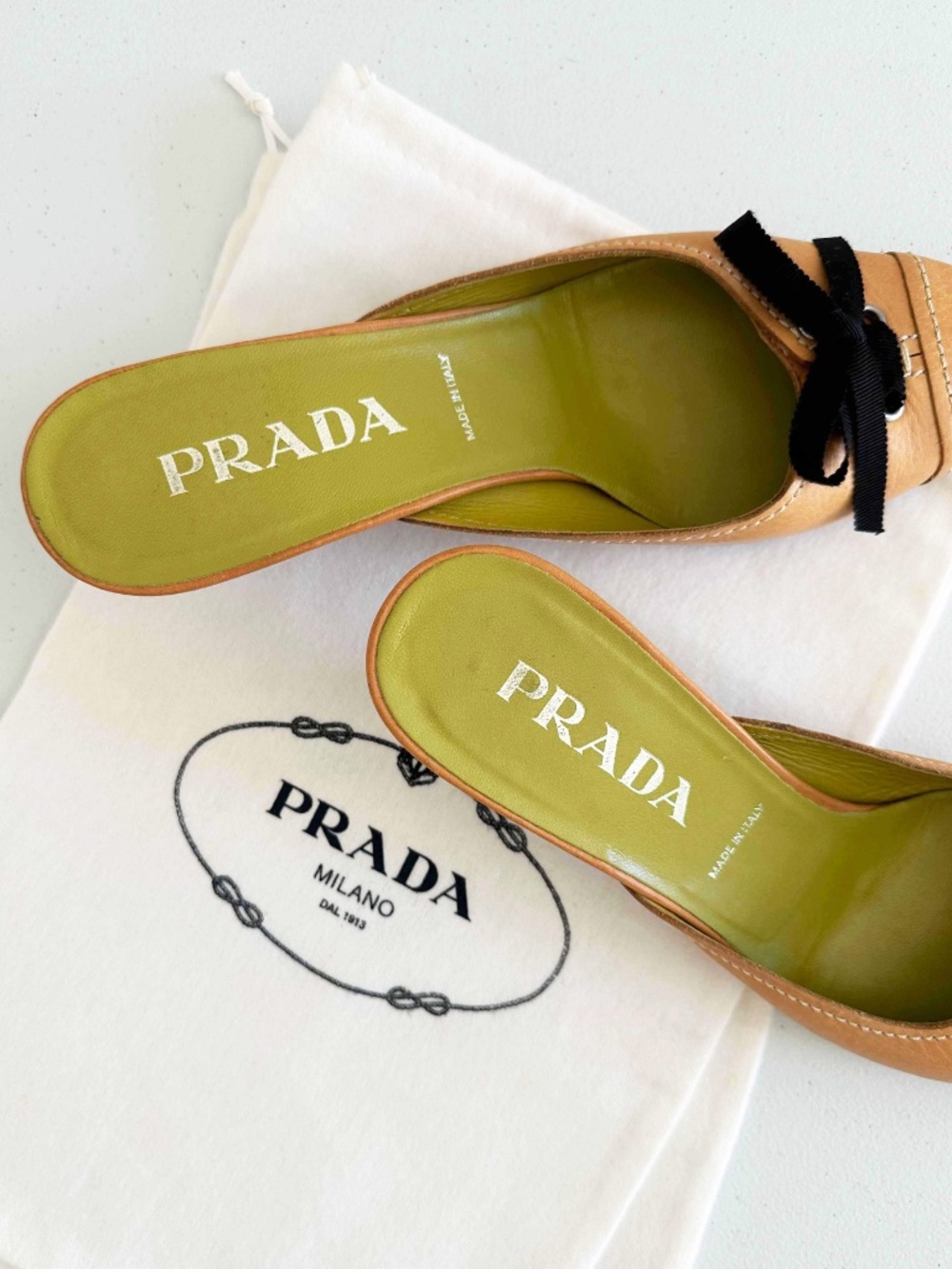 RARE Vintage Prada Eyelet Bow Mules Tan Leather Kitten Heels 39.5 Italy Y2K - Picture 12 of 13